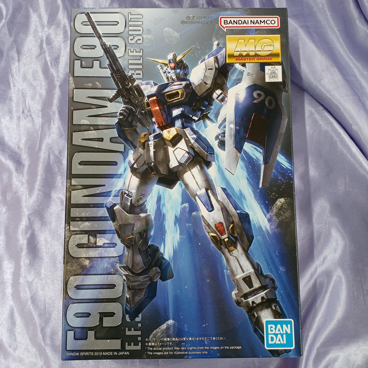 全体的に細かなスレキズ・汚れあります。