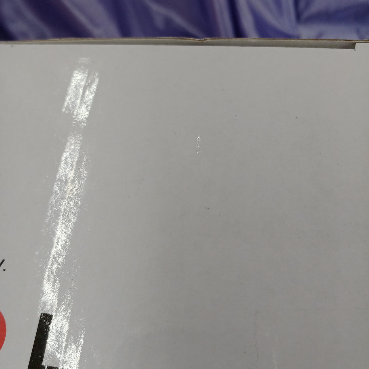 箱傷みあります。