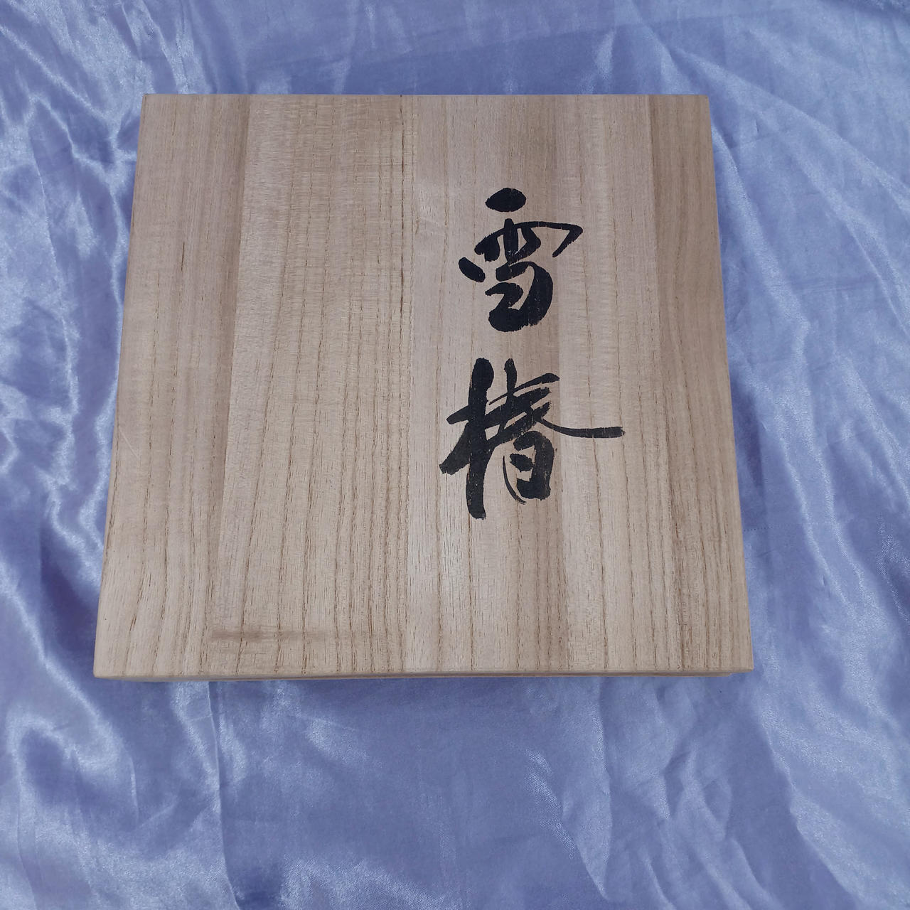 全体的にキズ・汚れあります。