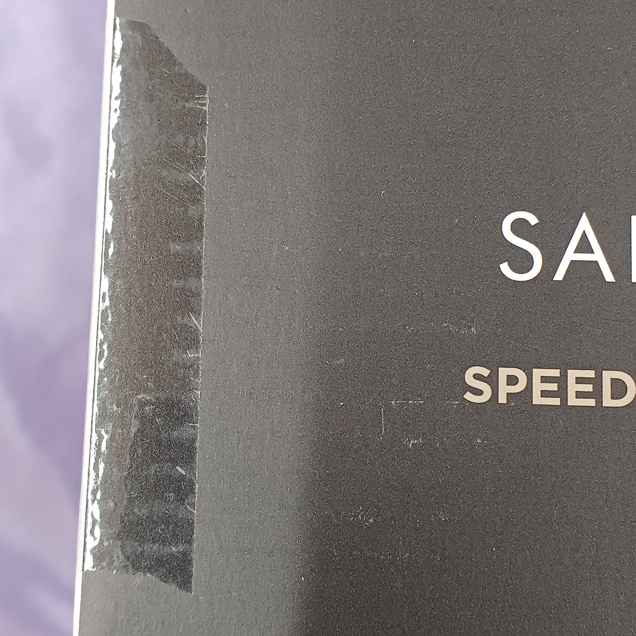 スレキズあります。