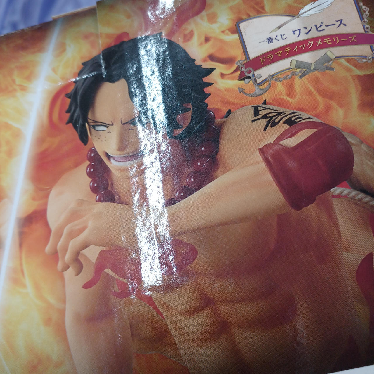 スレキズあります。