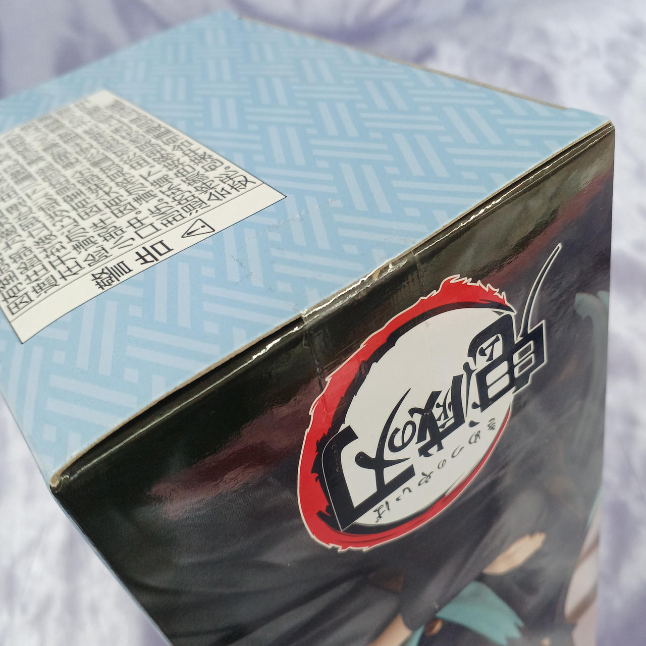 テープ周辺状態悪めです。