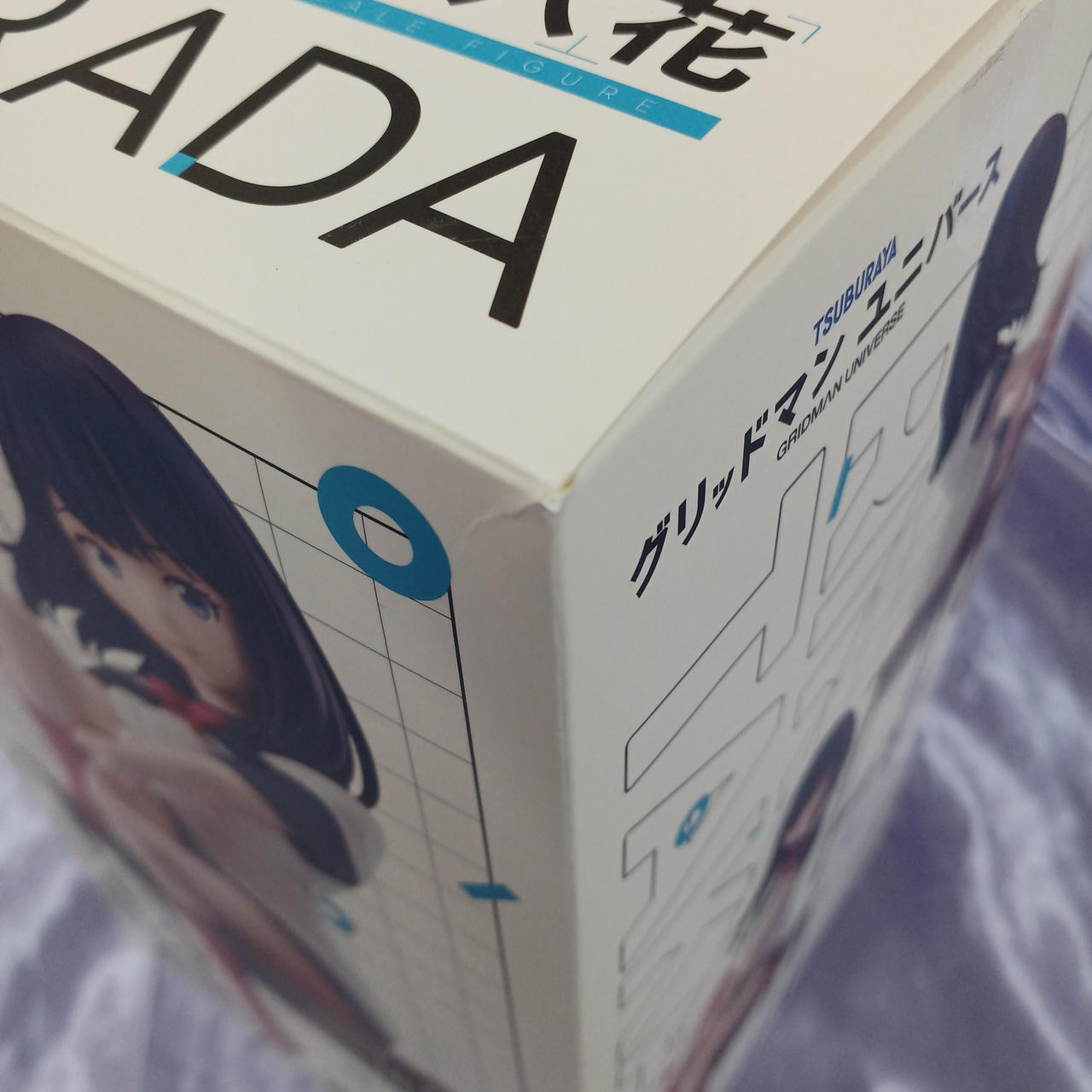 角傷みあります。