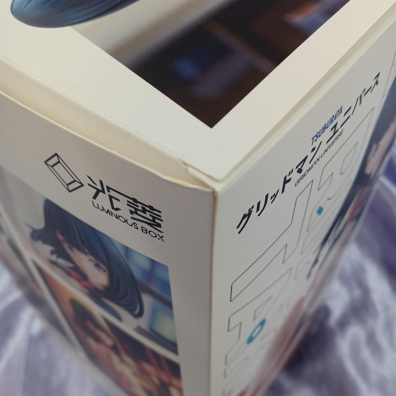 角傷みあります。