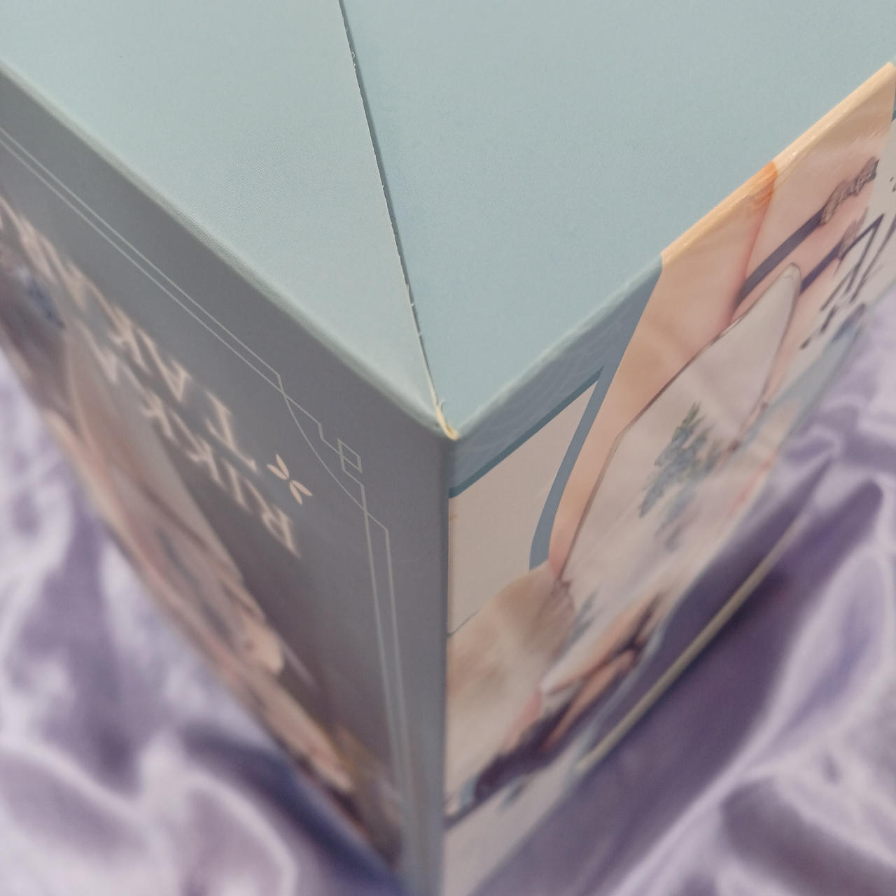角傷みあります。