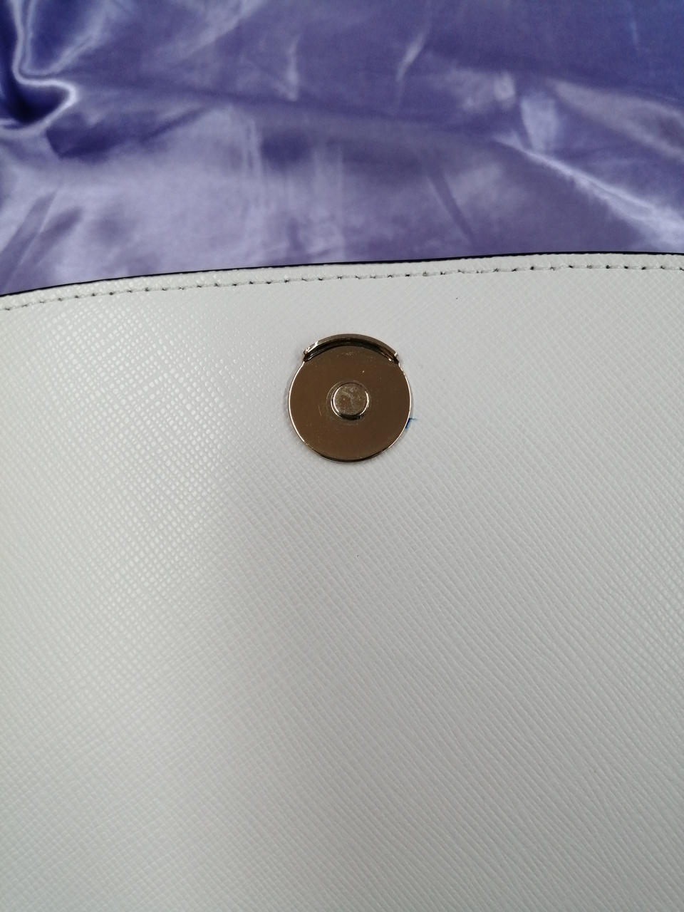 汚れ、キズあり