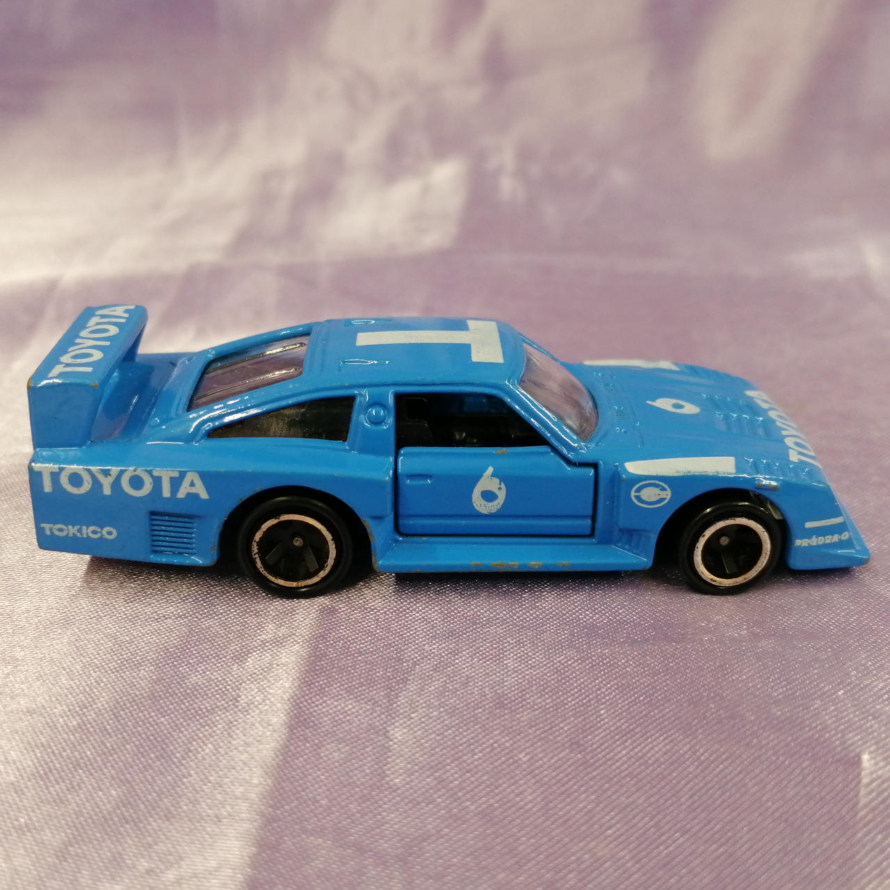 キズ・汚れあります。