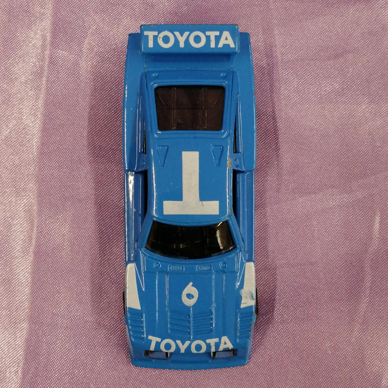 キズ・汚れあります。