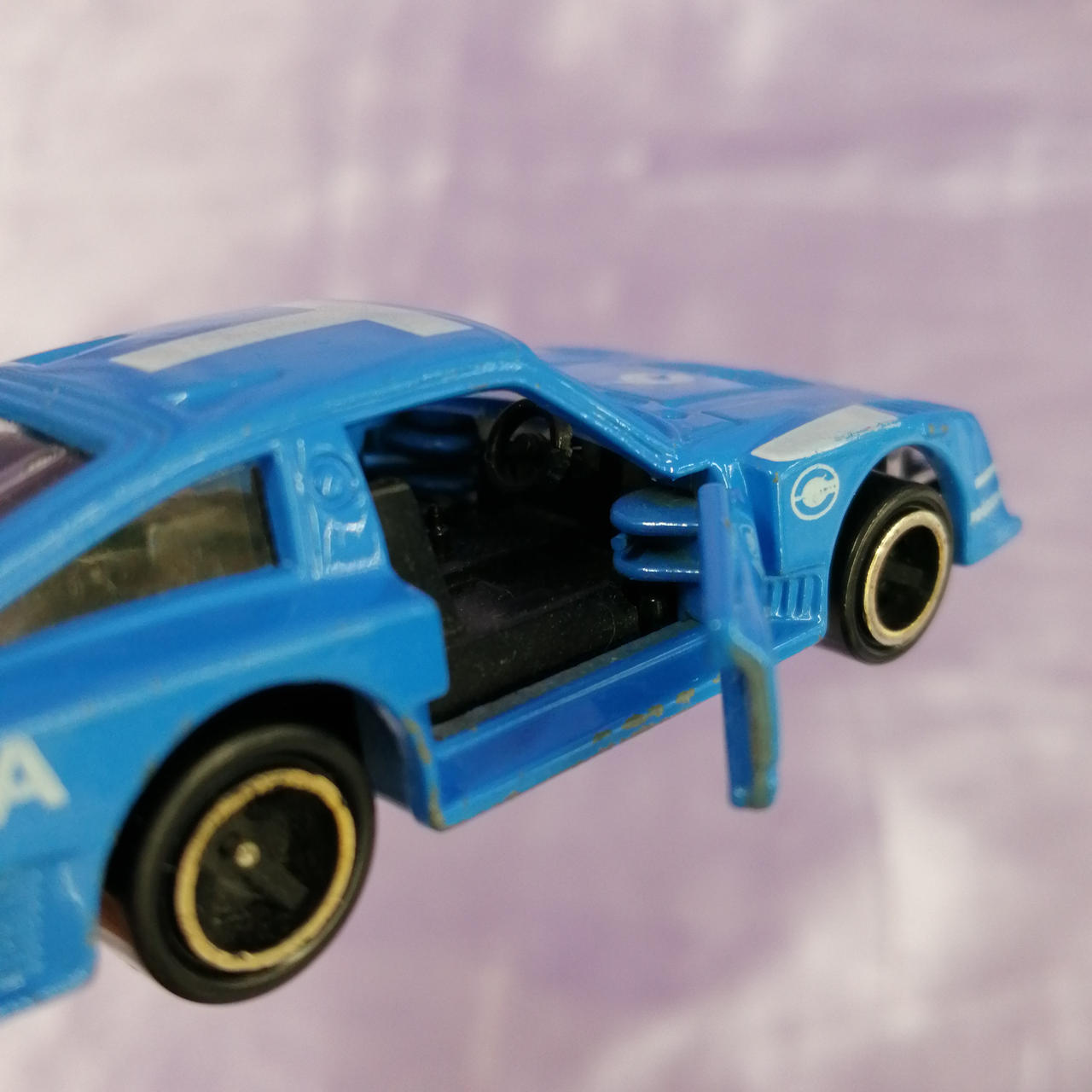 キズ・汚れあります。