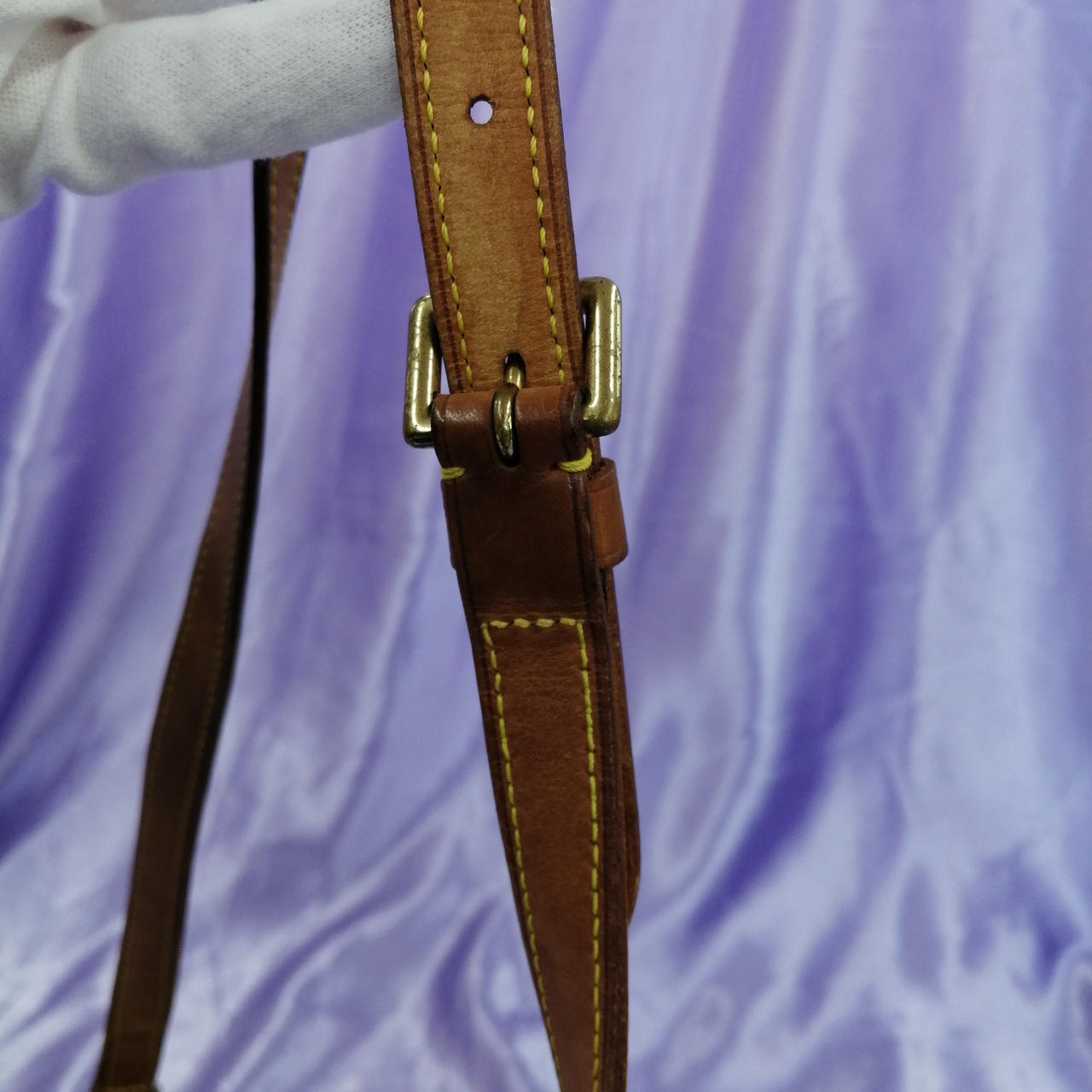 シミ汚れあります。