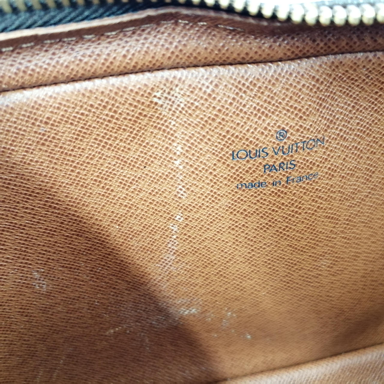 中汚れあります。