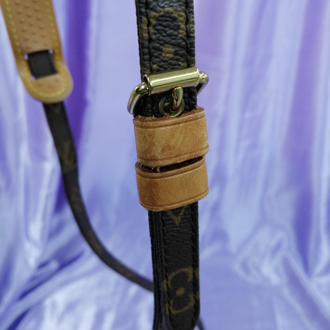 スレキズ・シミ汚れあります。