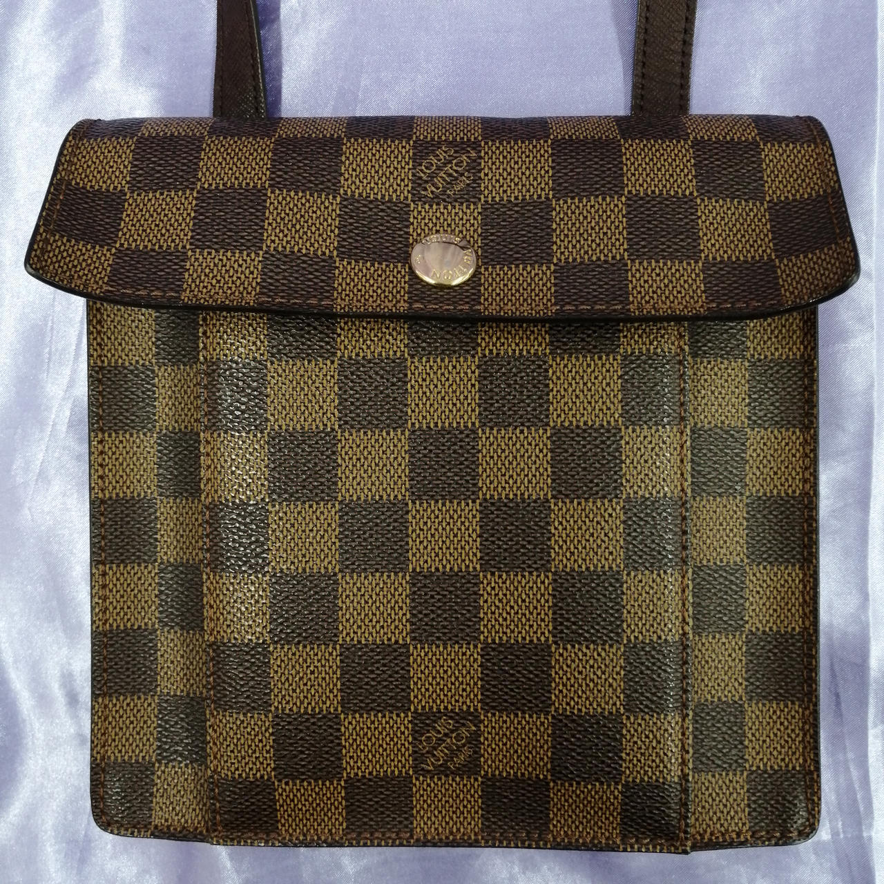 スレキズあり、フタ反ってます。