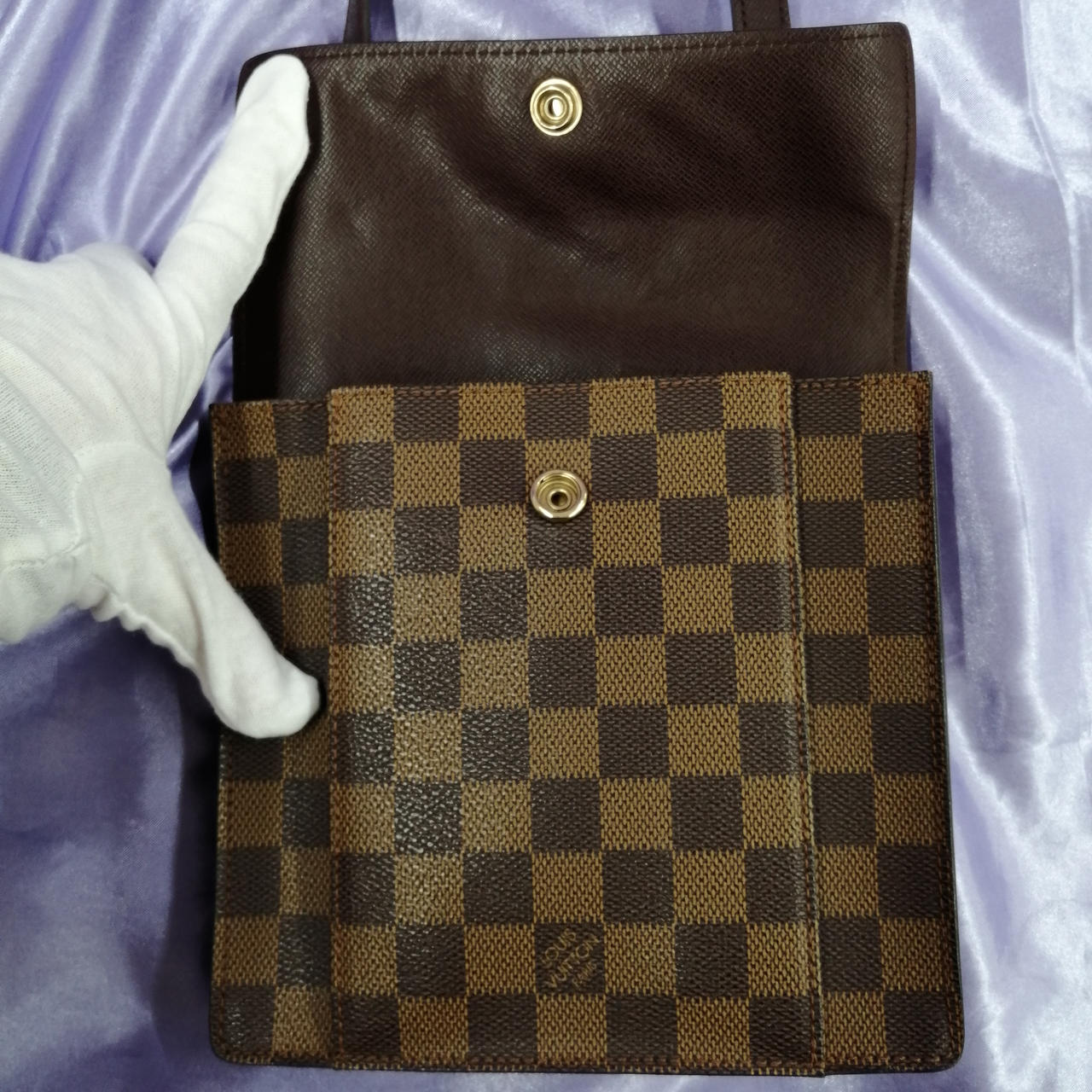 スレキズあります。