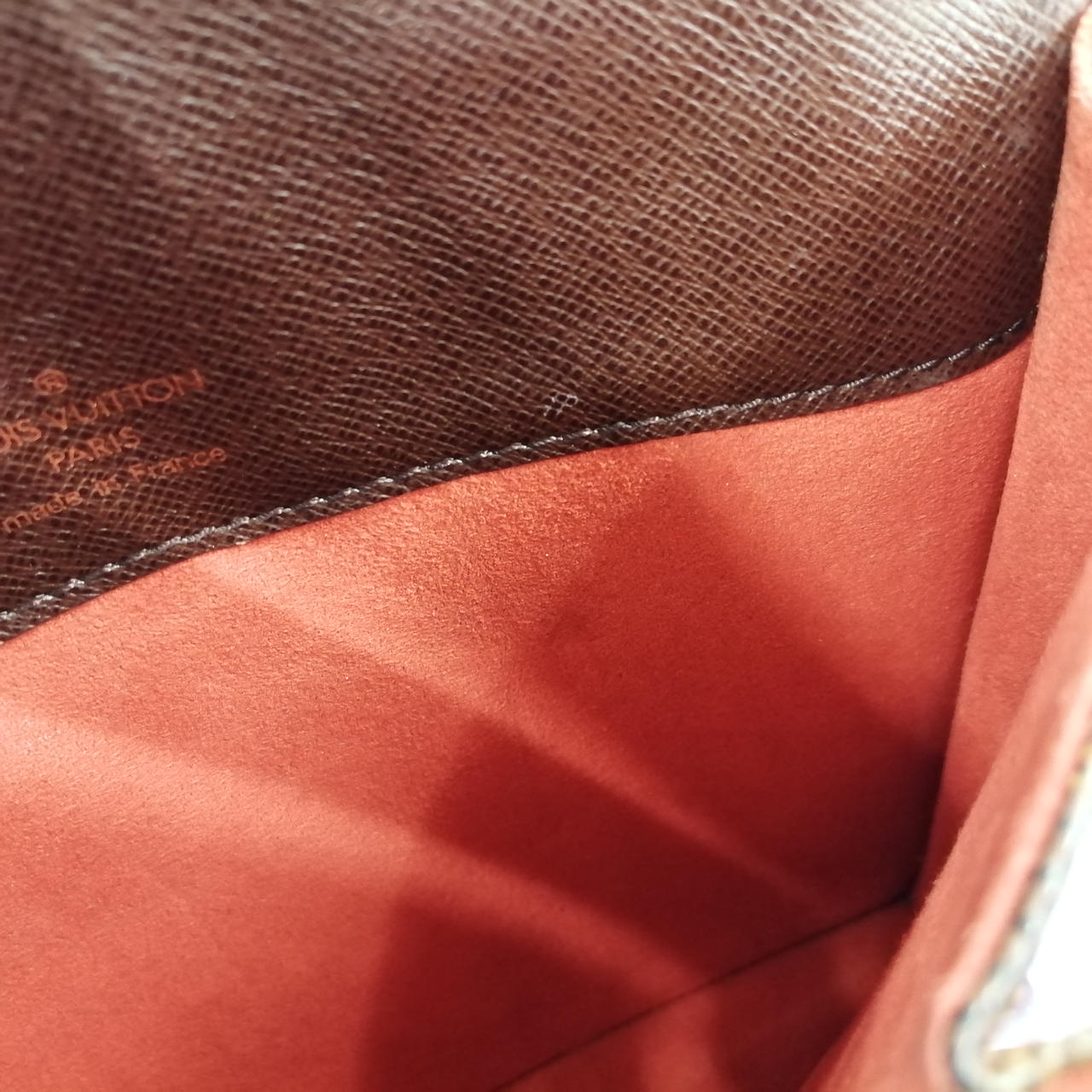 中汚れあります。