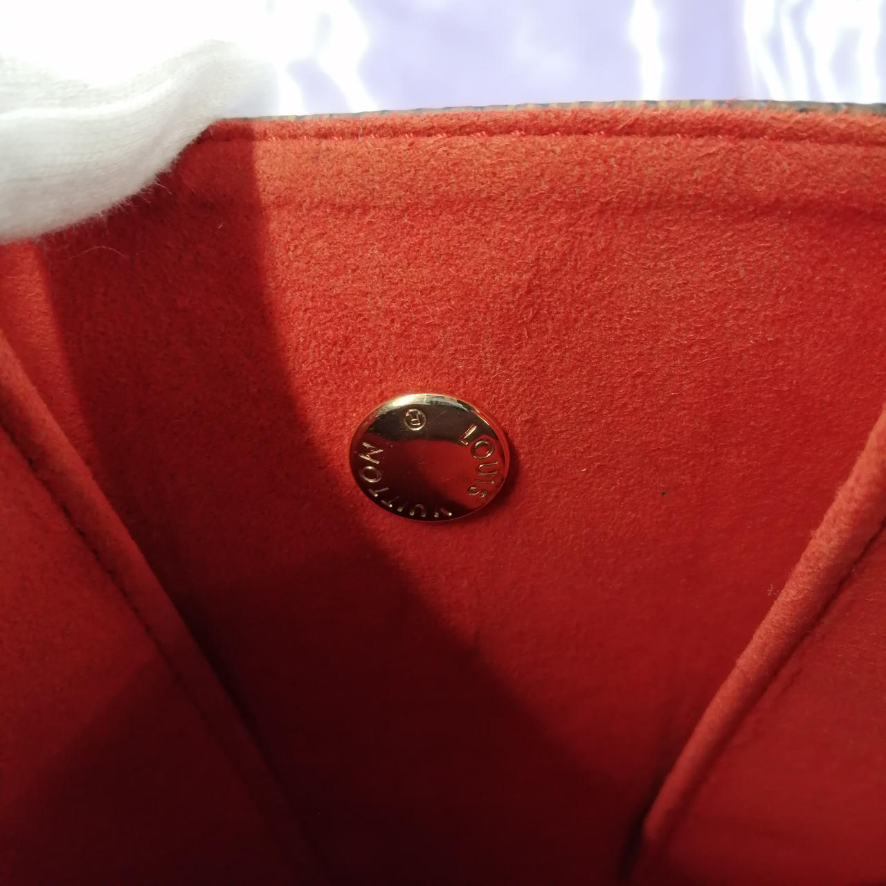 中汚れあります。