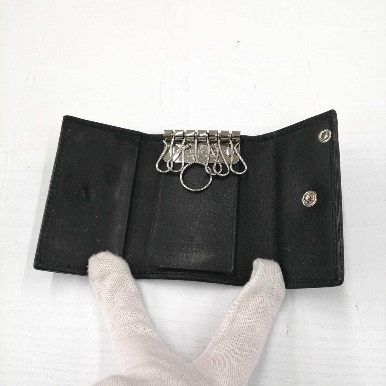 内側全体的に汚れ有り。