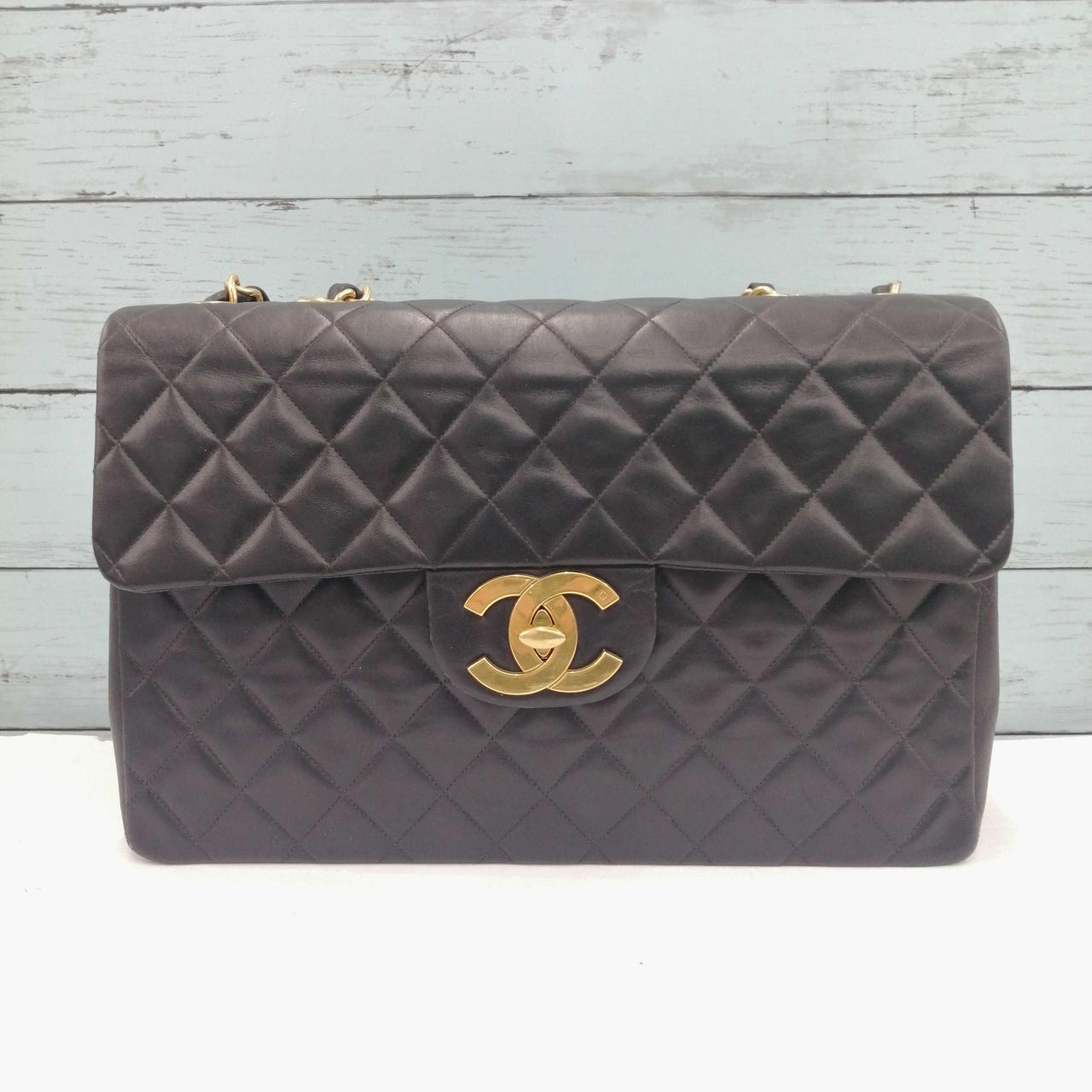 全体的にキズ、汚れの多い商品になります。