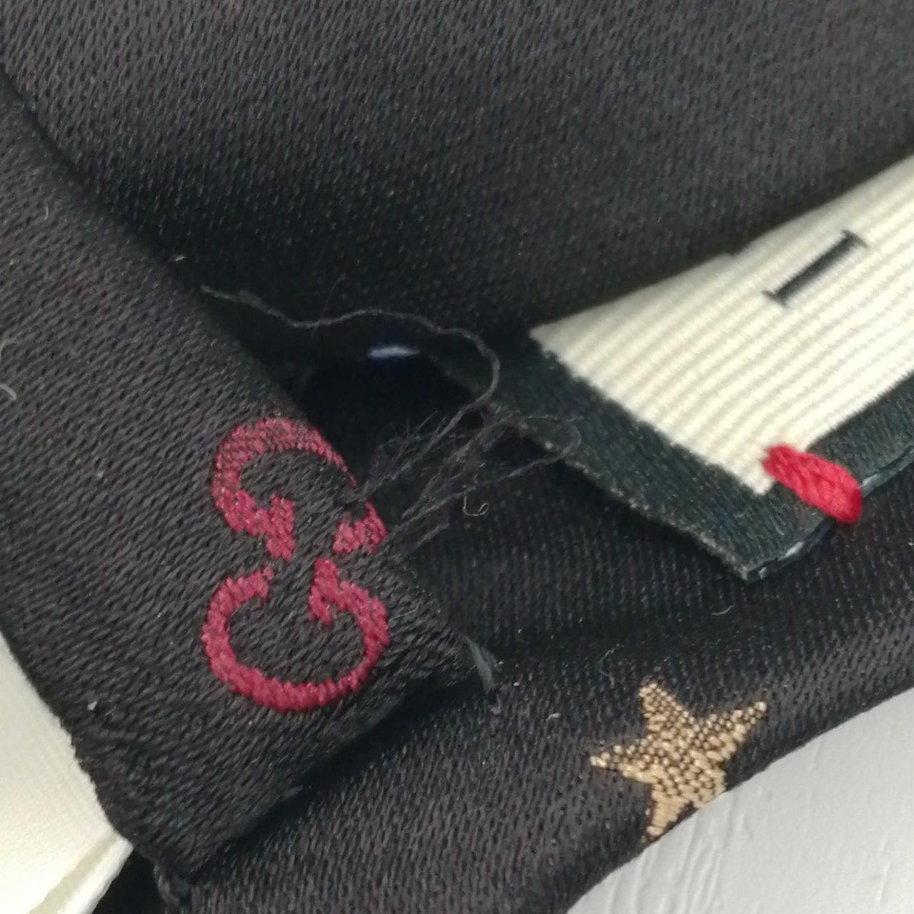 糸が出ています。