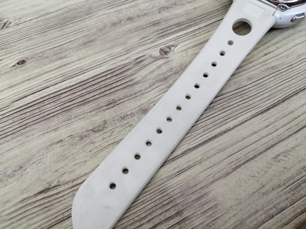 7～10枚目
ベルトに汚れ、キズ等あり