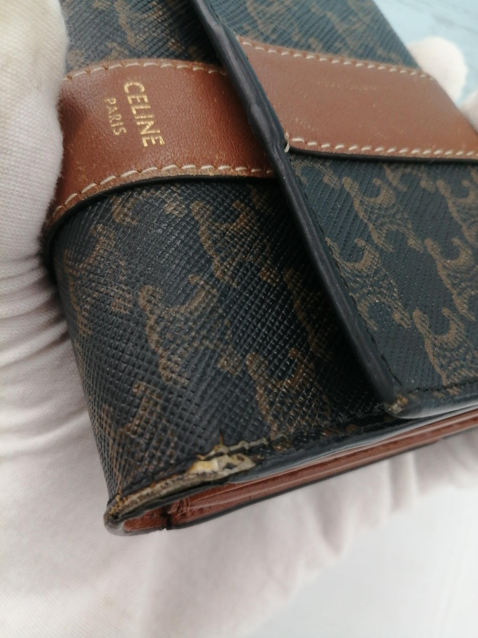 傷があります。