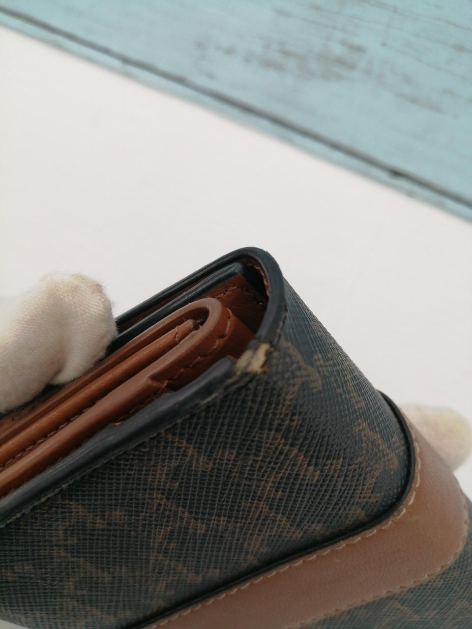 傷があります。