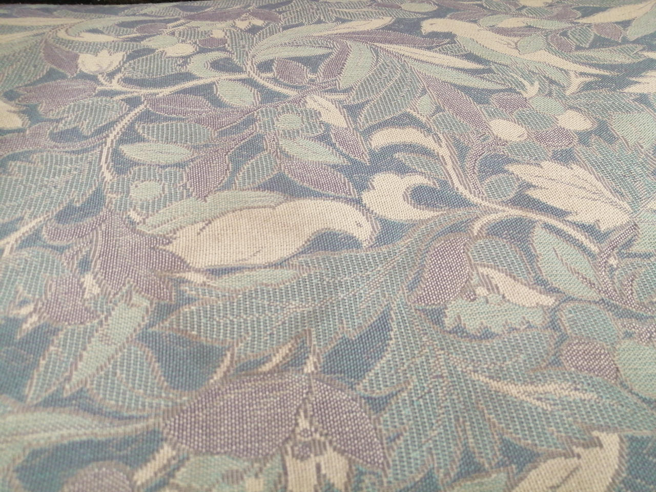 座面所々シミあります