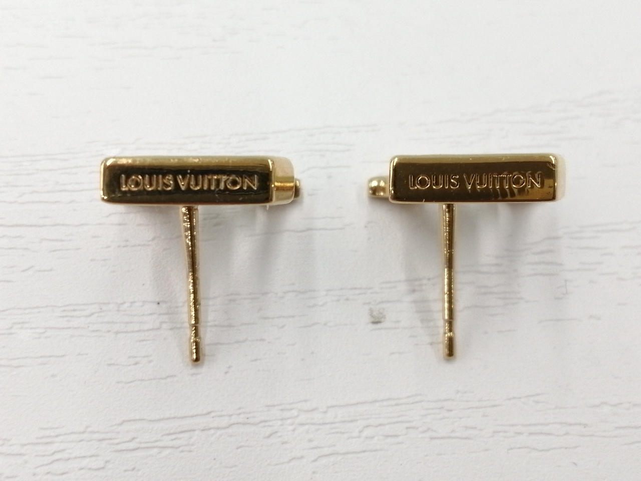 LOUISVUITTON|ブックル ドレイユ LVアイコニックピアス|HARDOFF