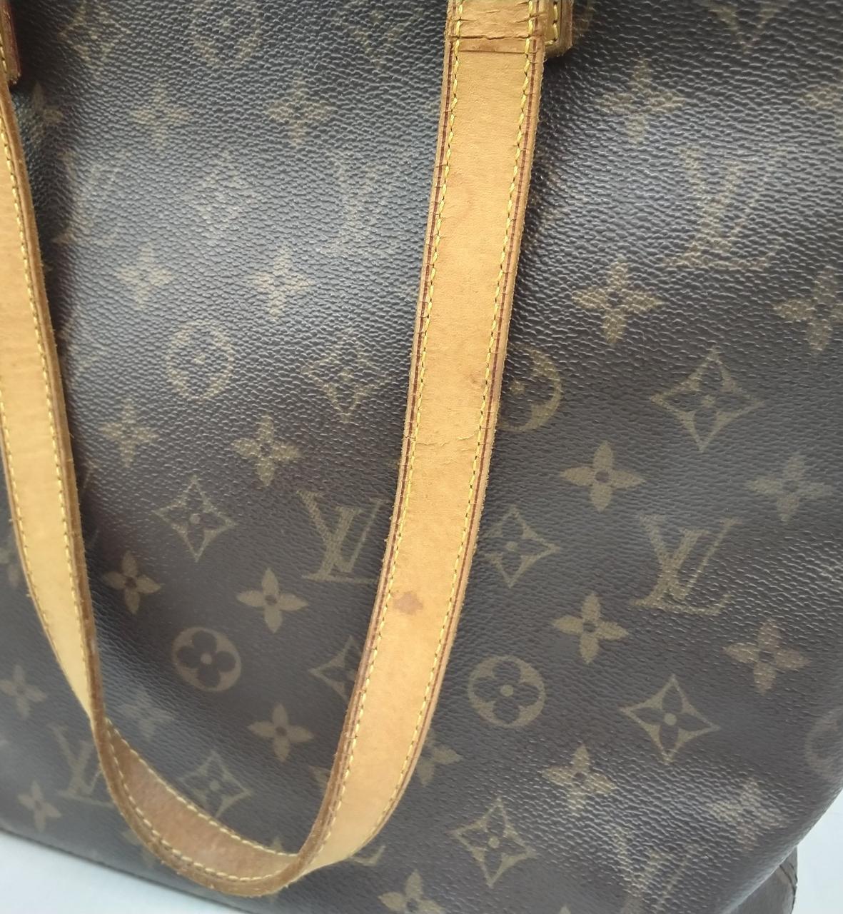 シミ、ワレ有り。