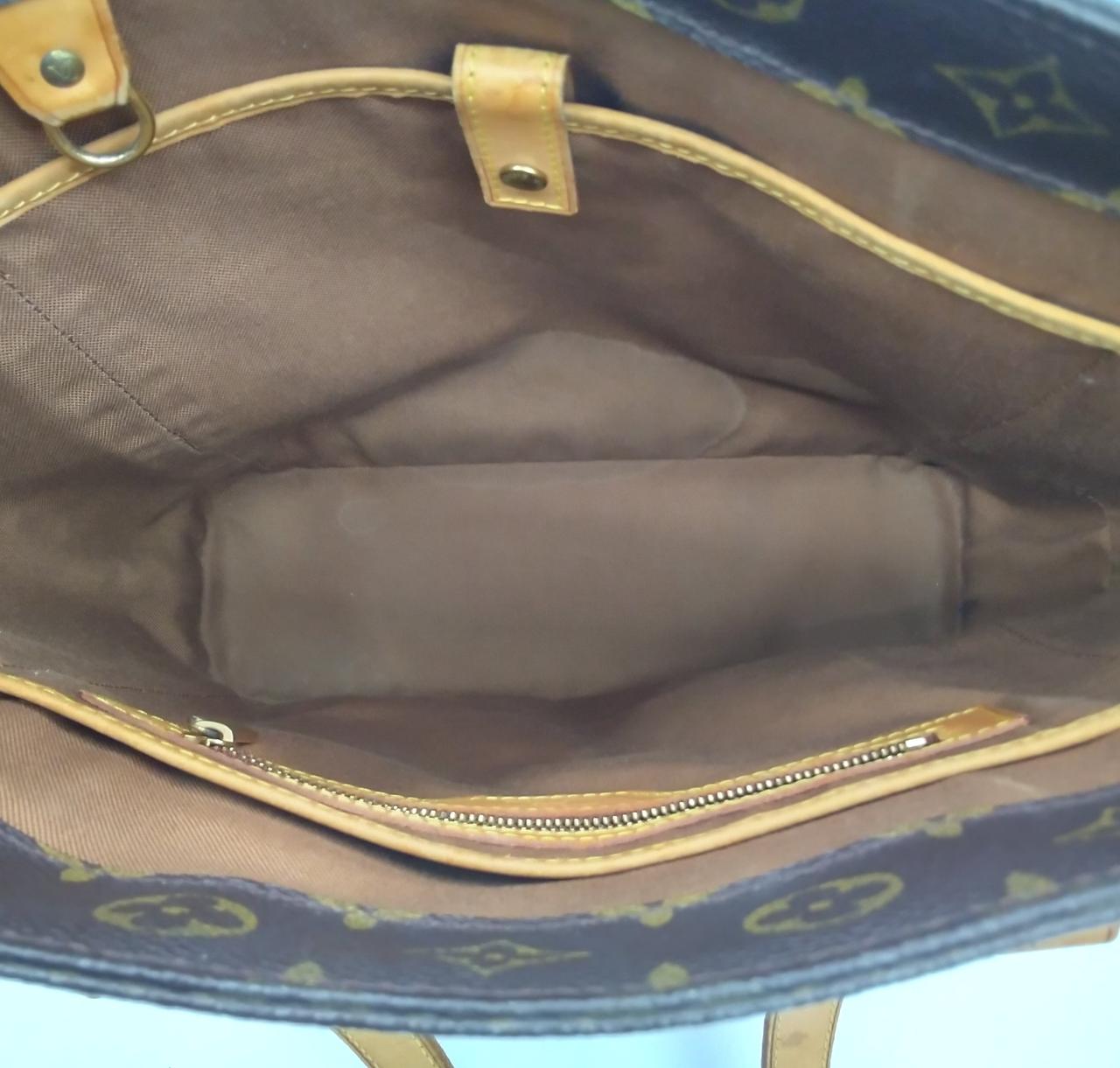 内側シミ有り。