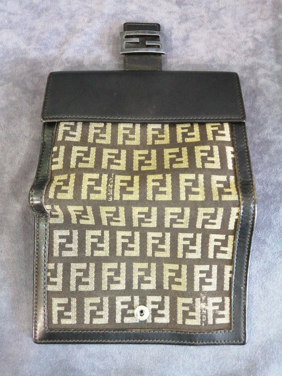 折り目にダメージあり