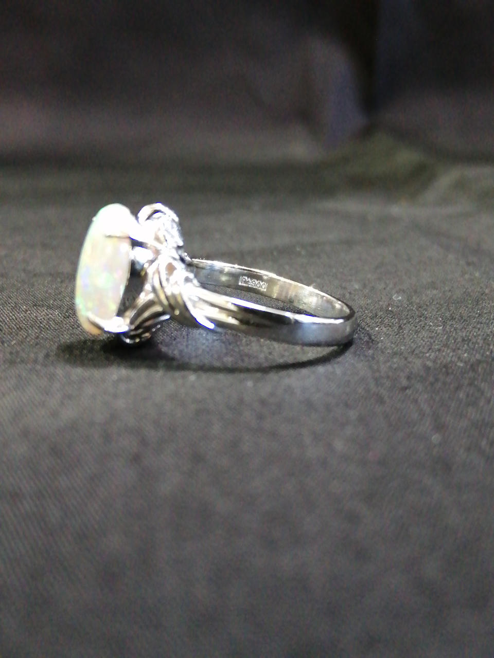 Pt900の刻印あり