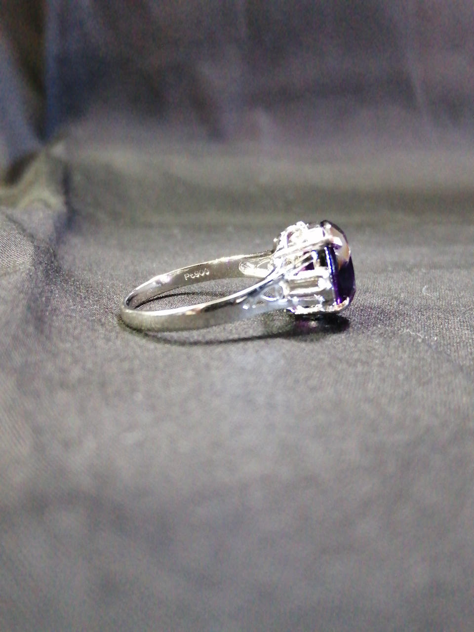 Pt900の刻印あり