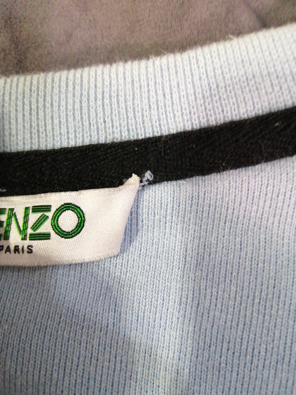 ほつれがあります