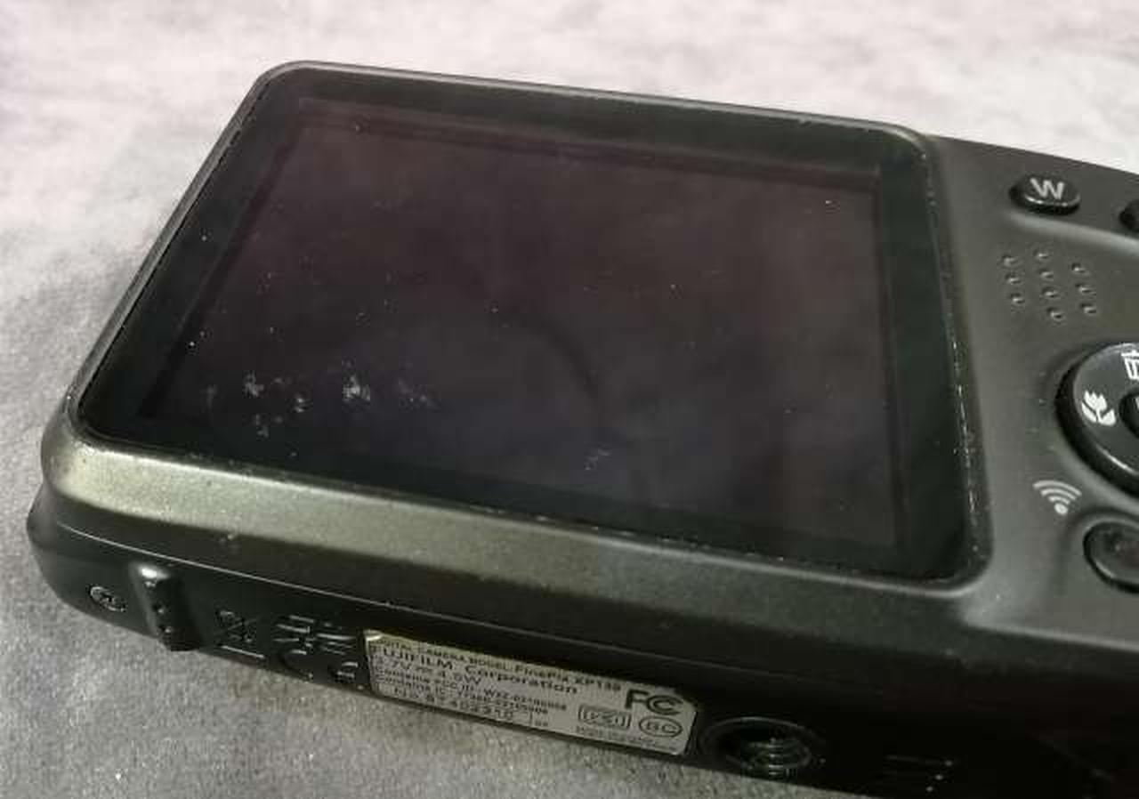 液晶画面キズあり