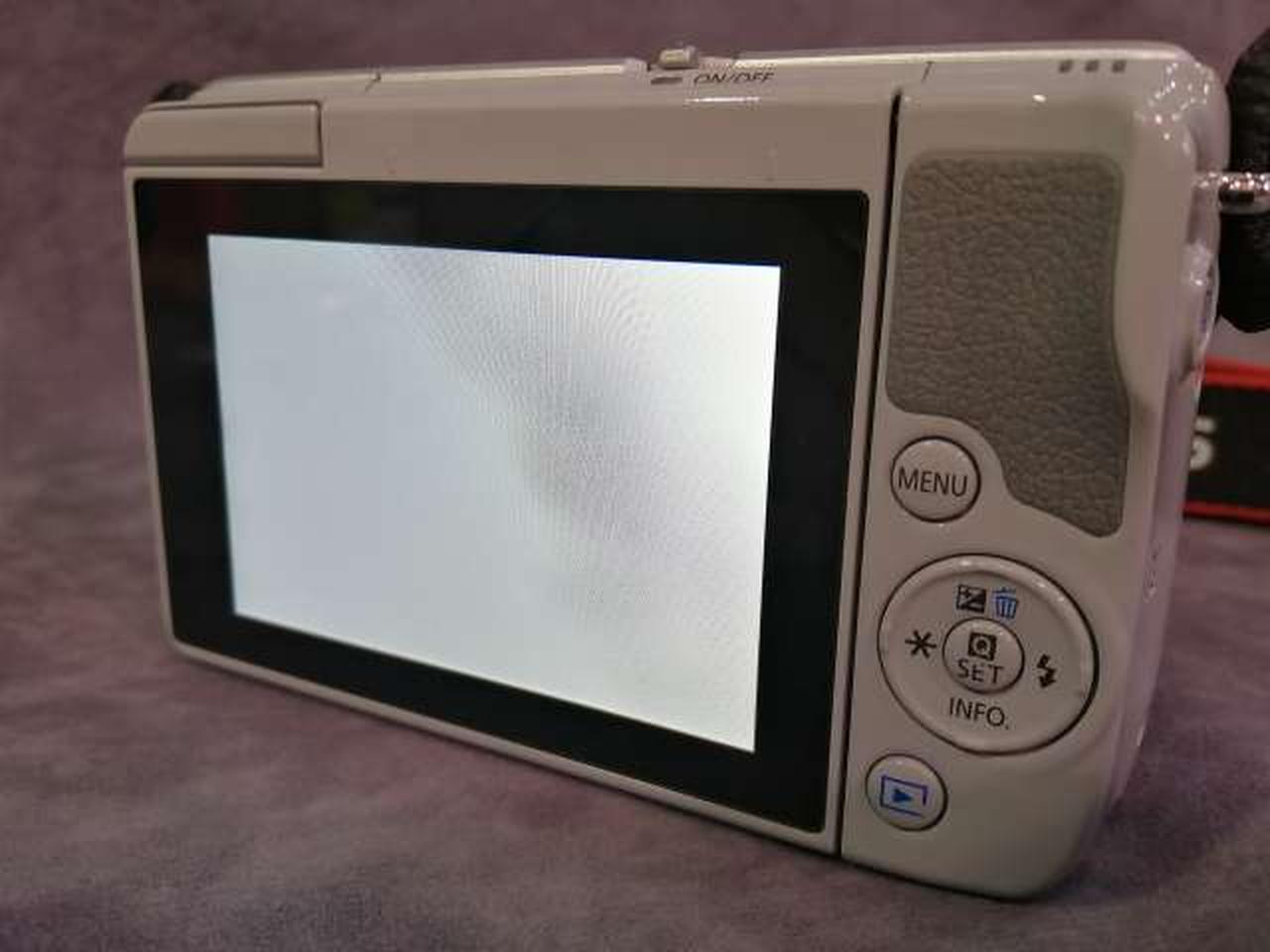 画面右側に少々変色あり