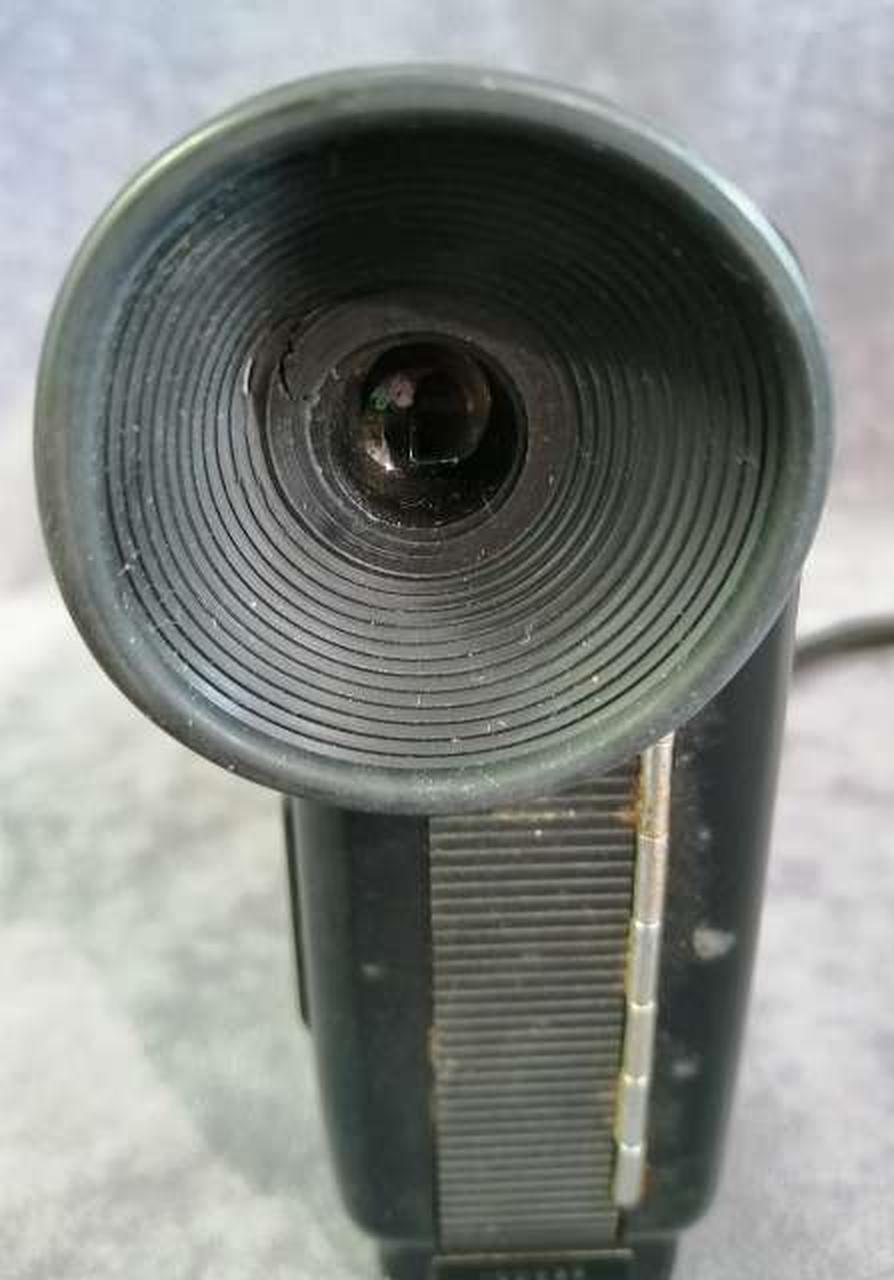 レンズカバー　破損あり