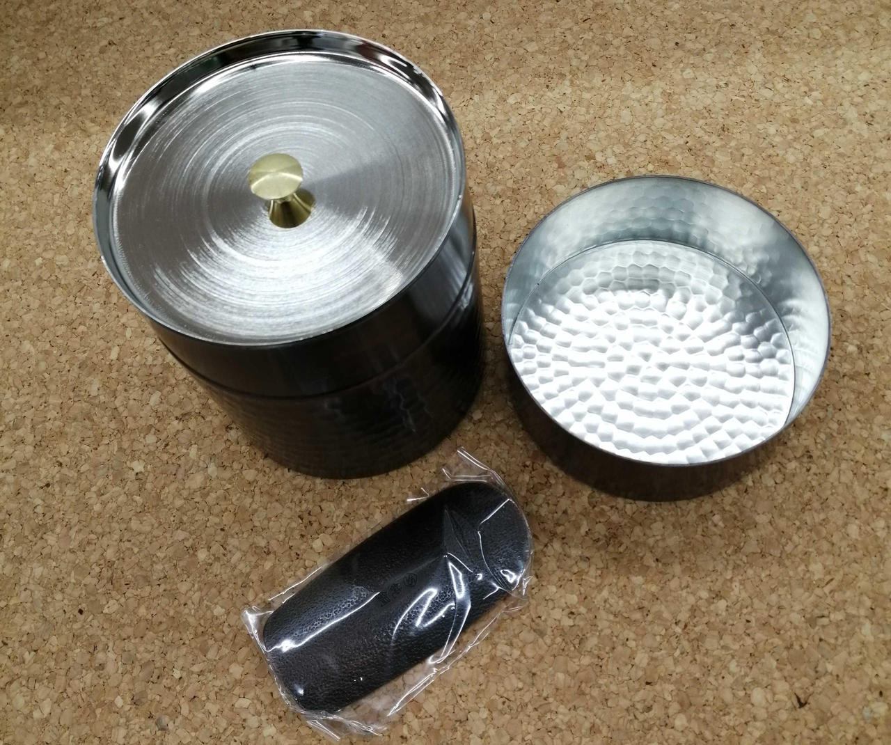 茶筒内に茶さじ付き