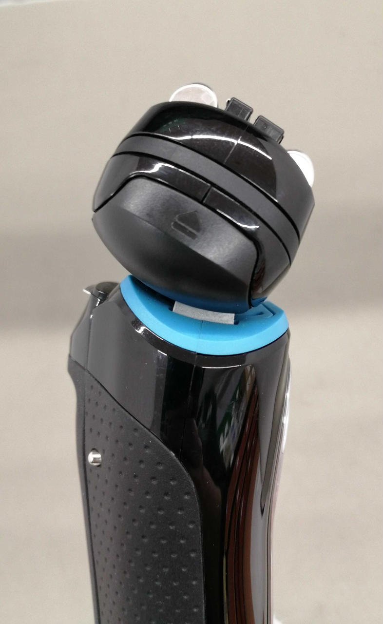 スライドします