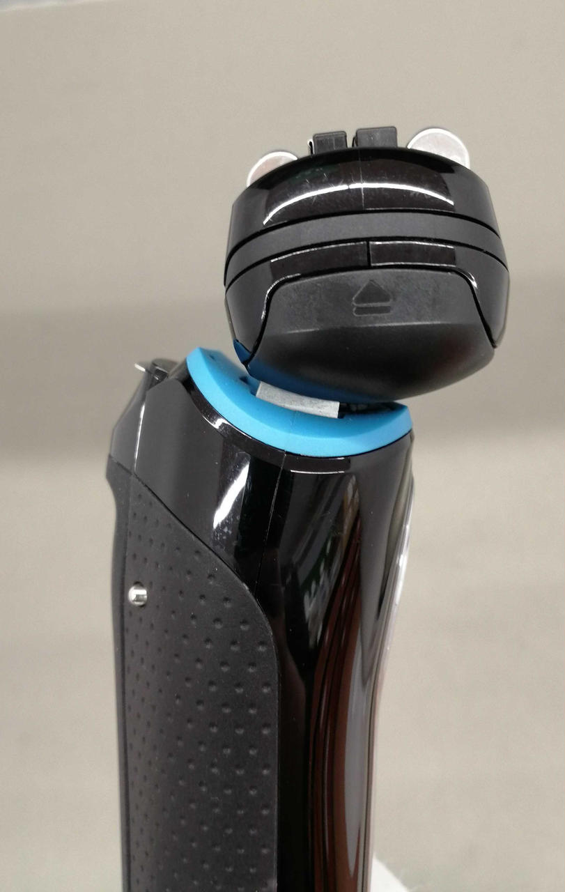 スライドします