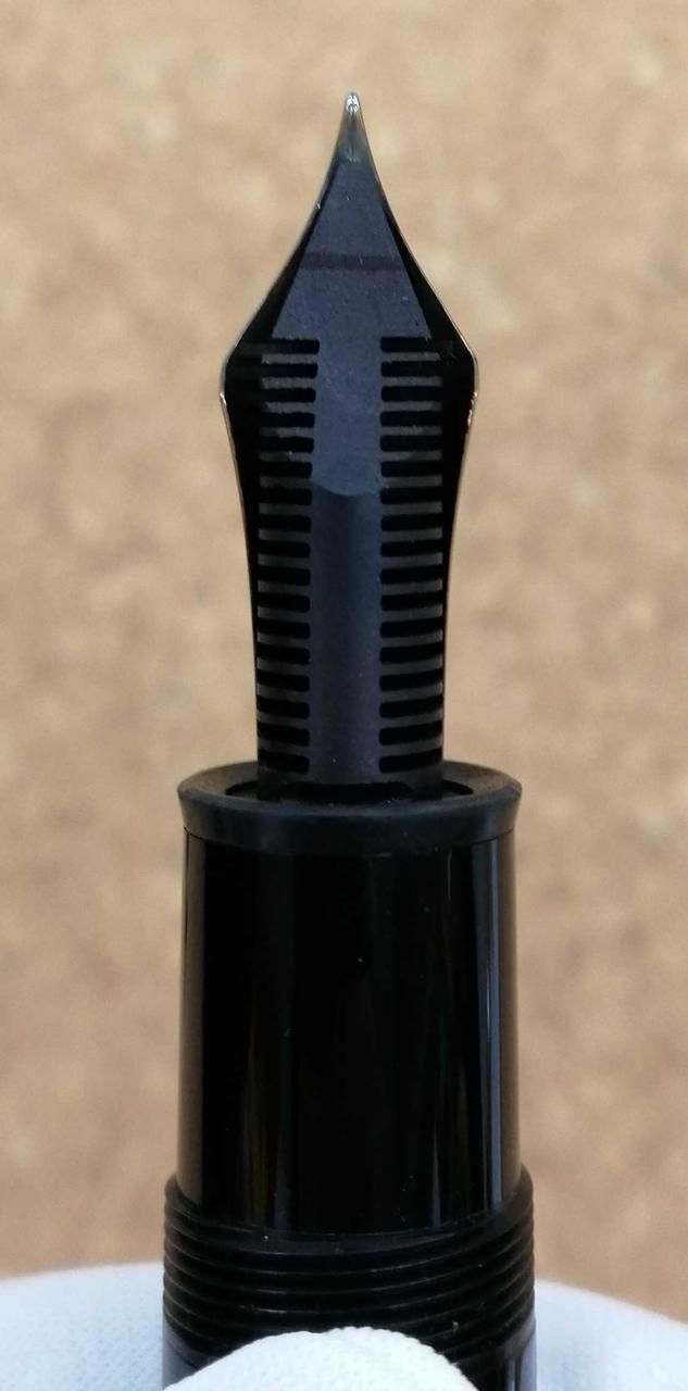 MONTBLANC MEISTERSTUCK 中字カーボンファイバー万年筆 Amazon | モンブラン（MONTBLANC) マイスターシュテュック クロ