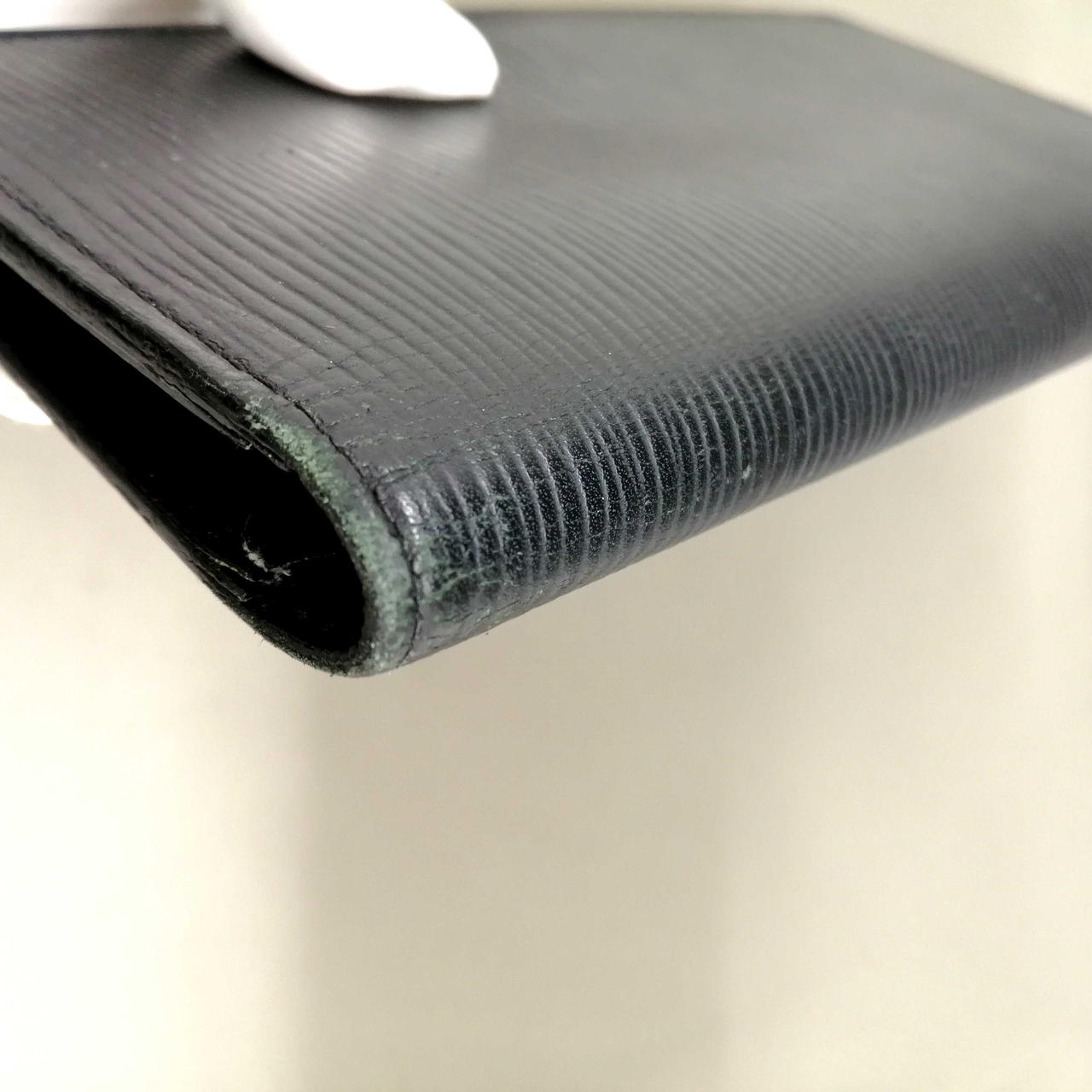 側面にダメージあり