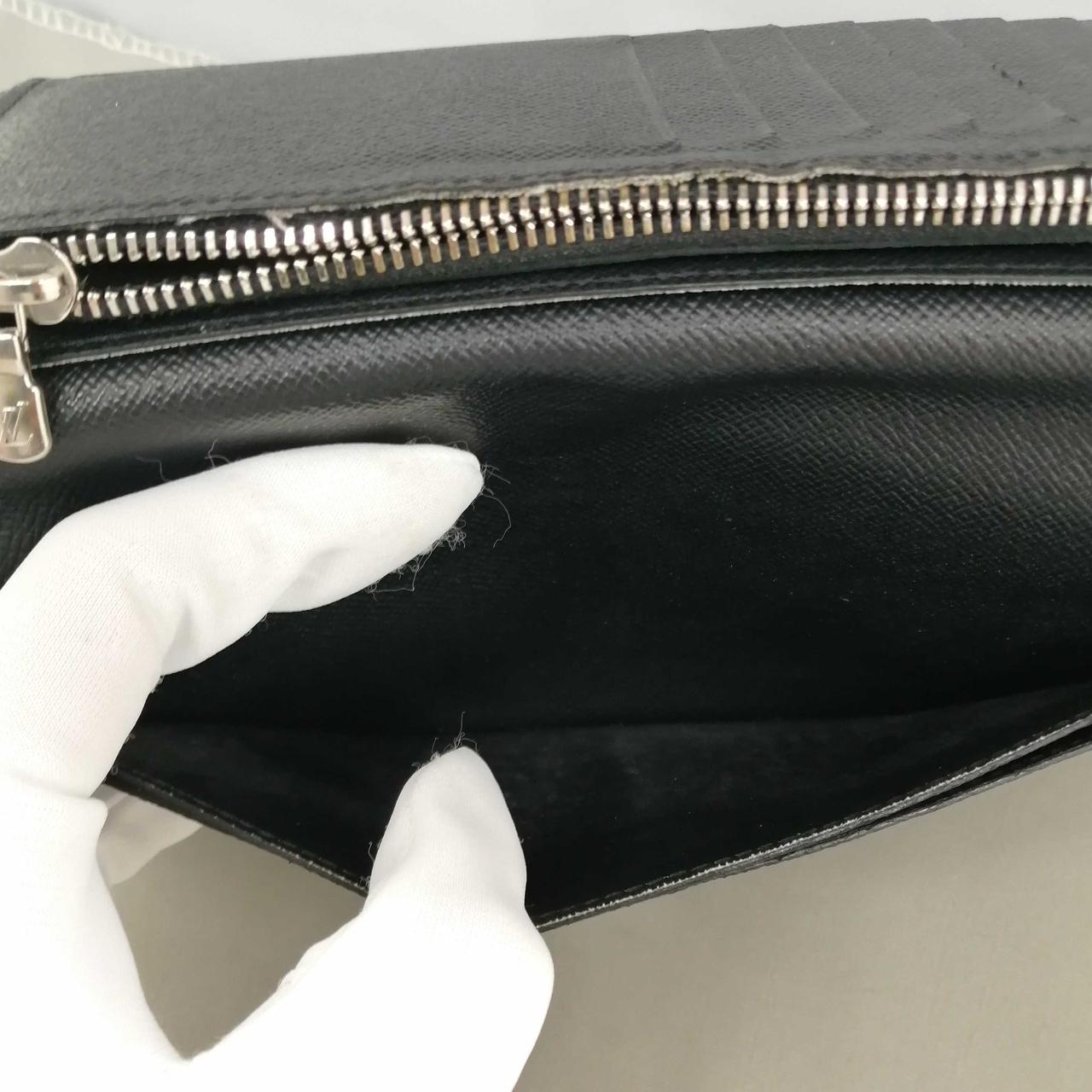 札入れ内のダメージ