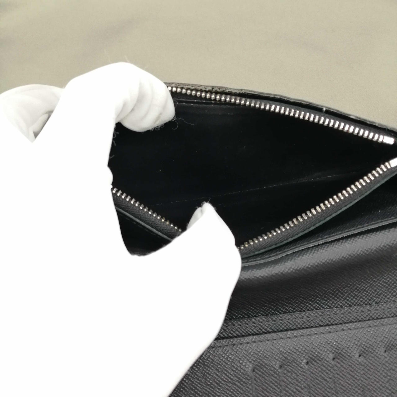 コインケース内のダメージ