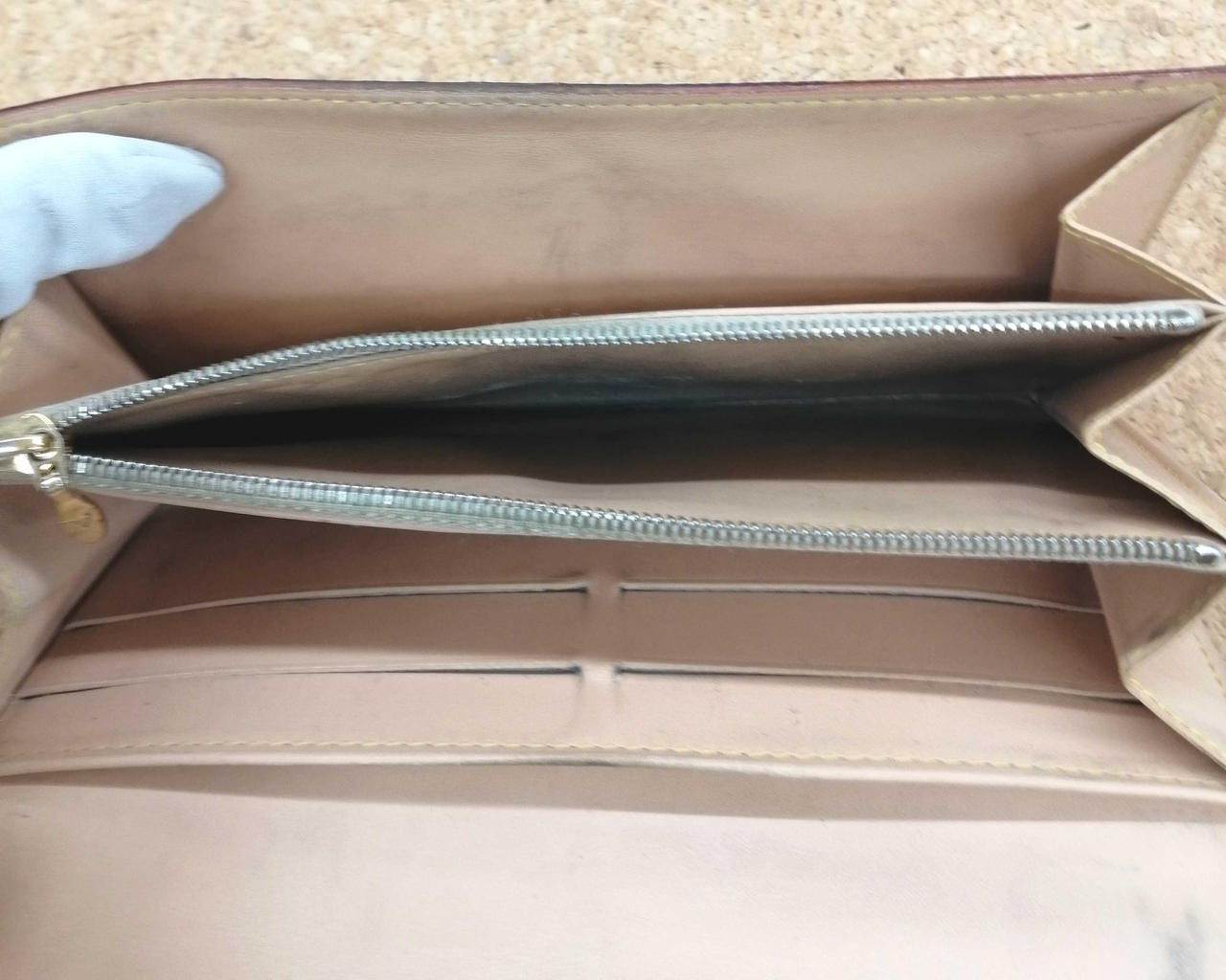 汚れ、使用感あり