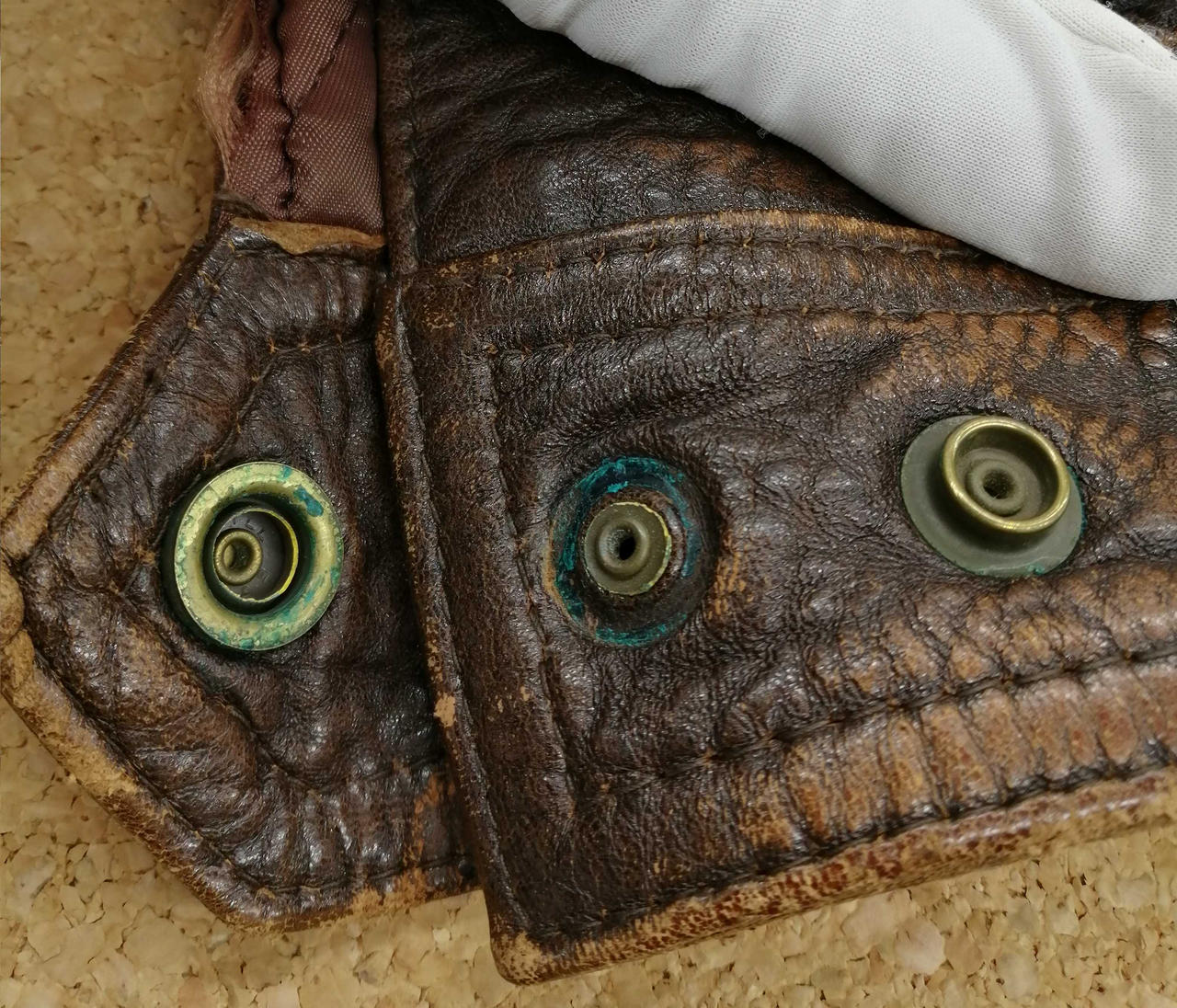 青サビあり、ボタン1個破損あり