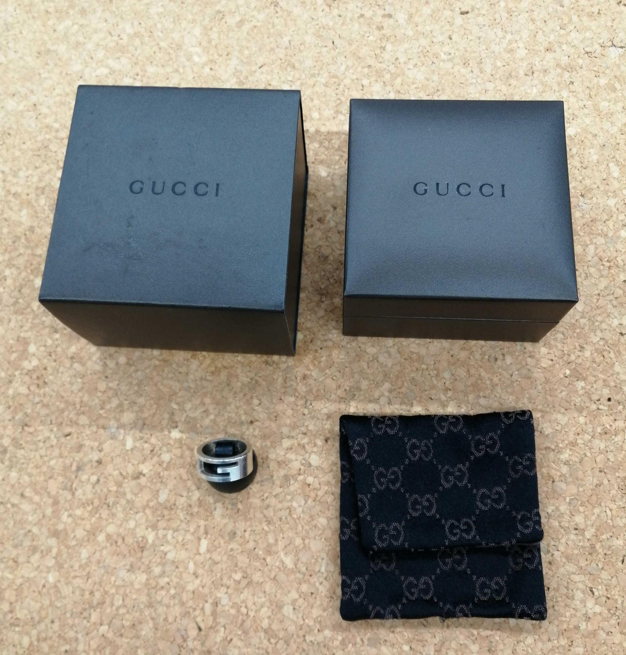 化粧箱、保存袋付き