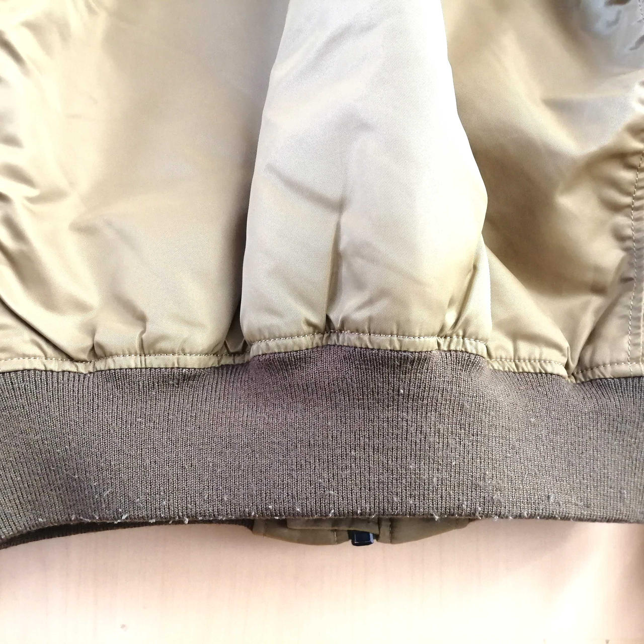 ウエスト部分　毛玉あり