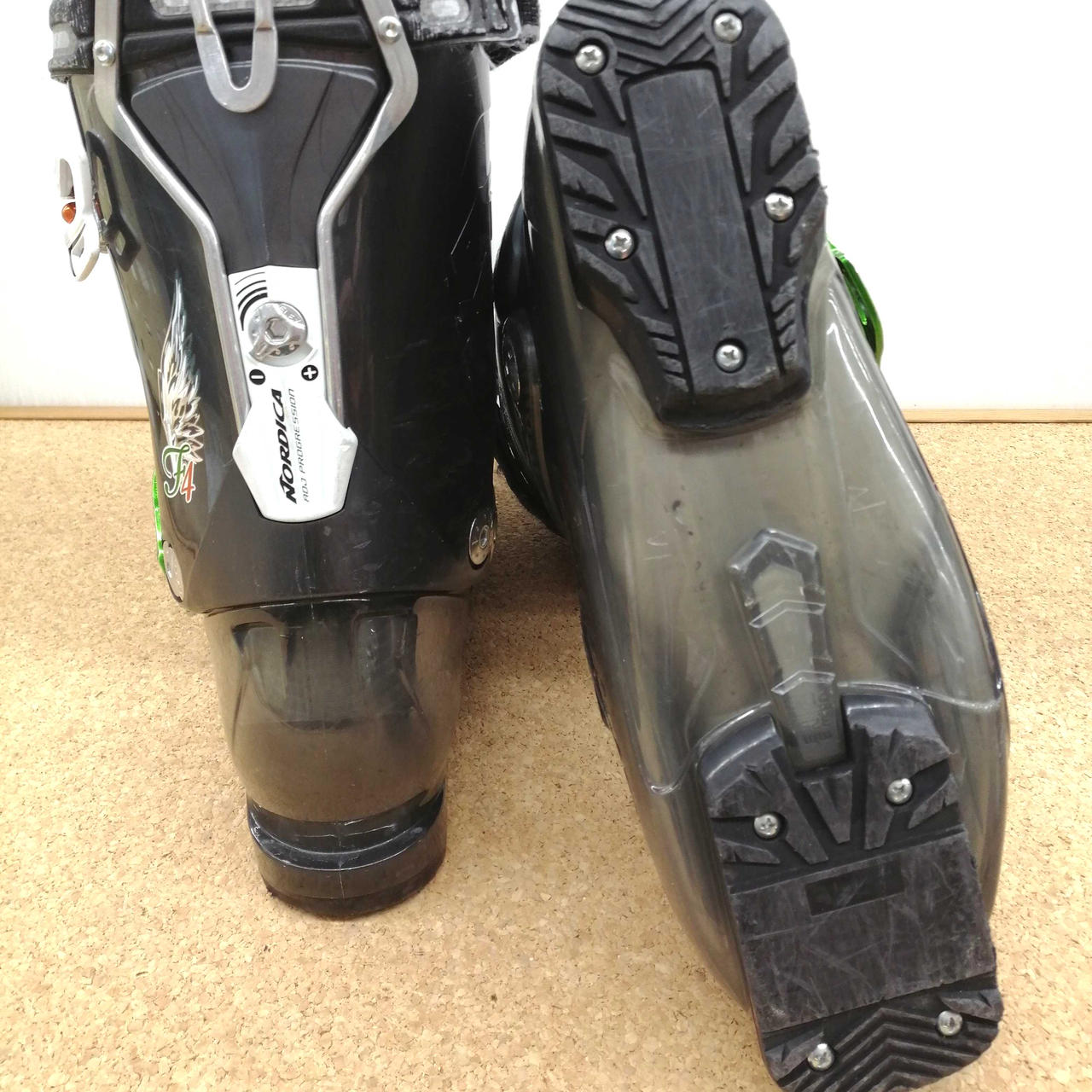 右足ソール部分スレあり