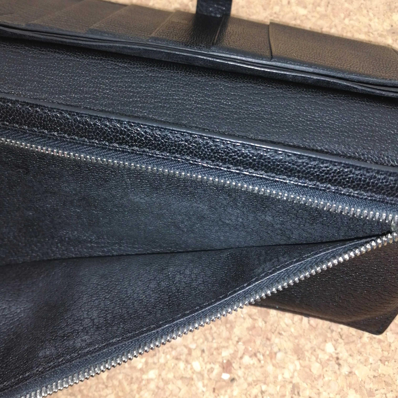 コイン収納内側スレあり